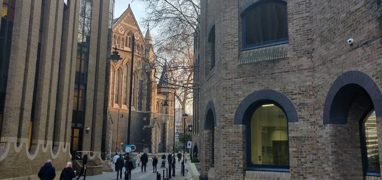 Amisha Modern Deluxe City 2 Bed Apartment By Tower Bridge London